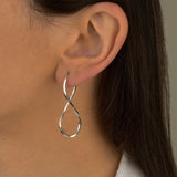 Brinco Infinito Liso de Prata