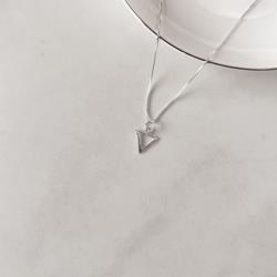 Colar Pingente Triângulo Vazado